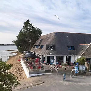 https://hotel-restaurant-lescale-den-arz.inbrittany.com