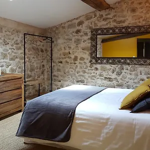 https://le-mas-de-combeau.hotels-rhonealpes.com